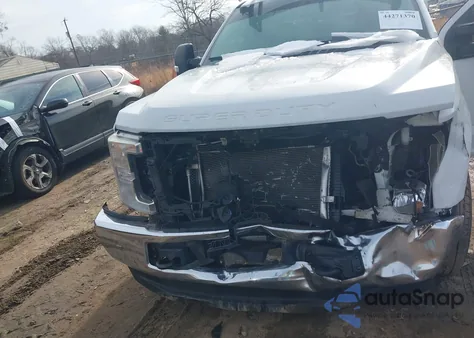 2018 Ford F-250 Xl z USA, uszkodzony, nr VIN 1FDBF2A60JED06640